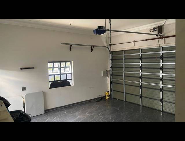 4 BEDROOM HOUSE FOR SALE IN ELDO VILLAGE